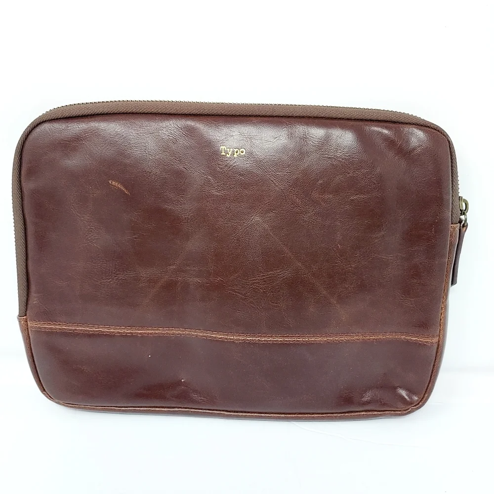 ⭐️5/$20 Typo Brown Ipad Bag